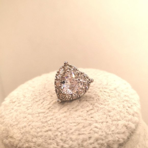 Silver and cubic zirconia studs - Picture 2 of 4